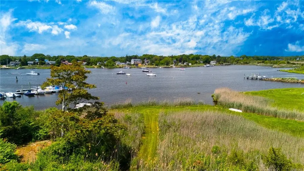 5 Pasadena Avenue Westerly RI 02891