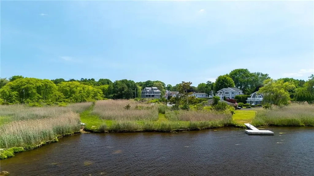 5 Pasadena Avenue Westerly RI 02891