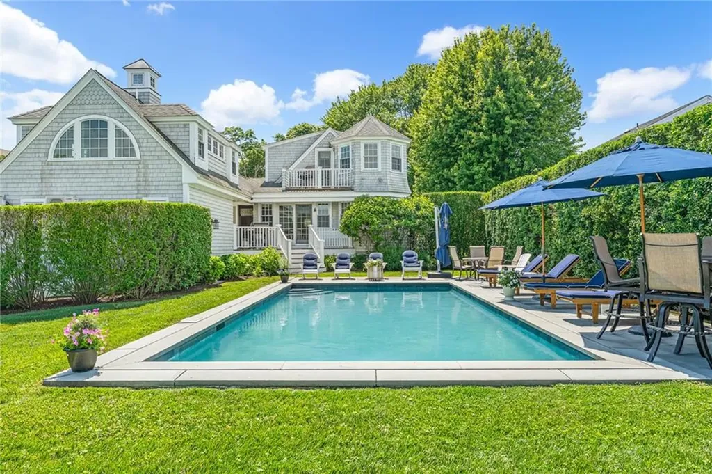 5 Pasadena Avenue Westerly RI 02891