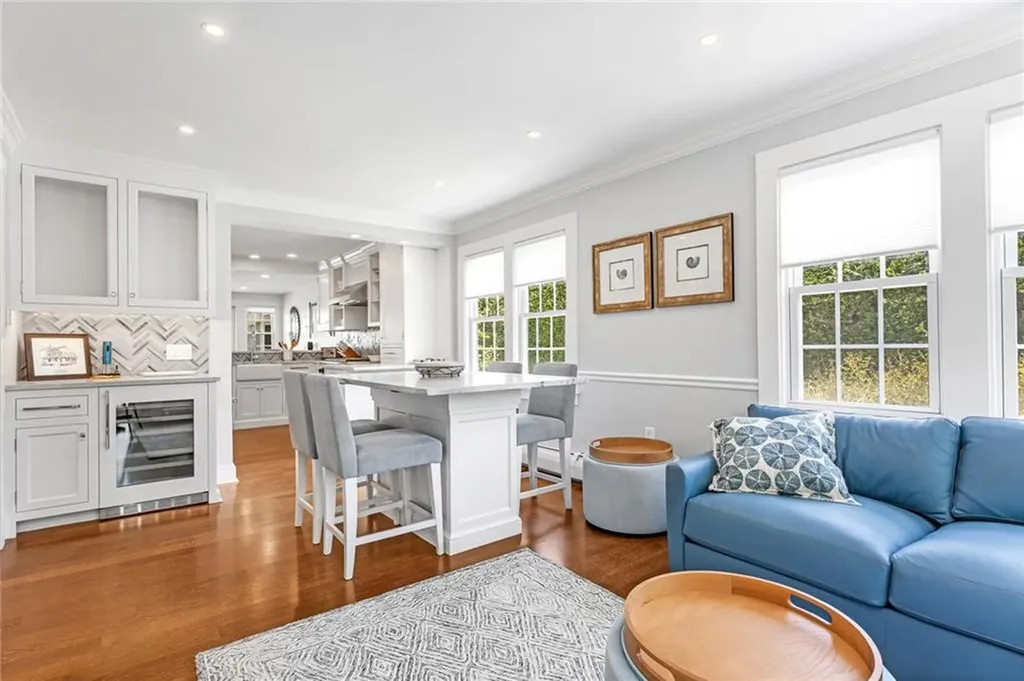 5 Pasadena Avenue Westerly RI 02891