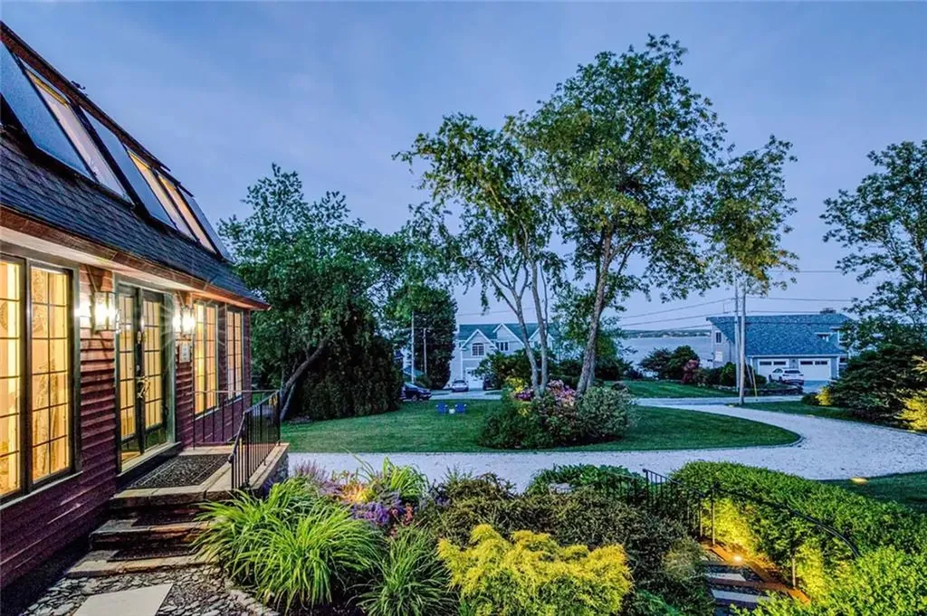 75 Macomber Lane Portsmouth RI 02871
