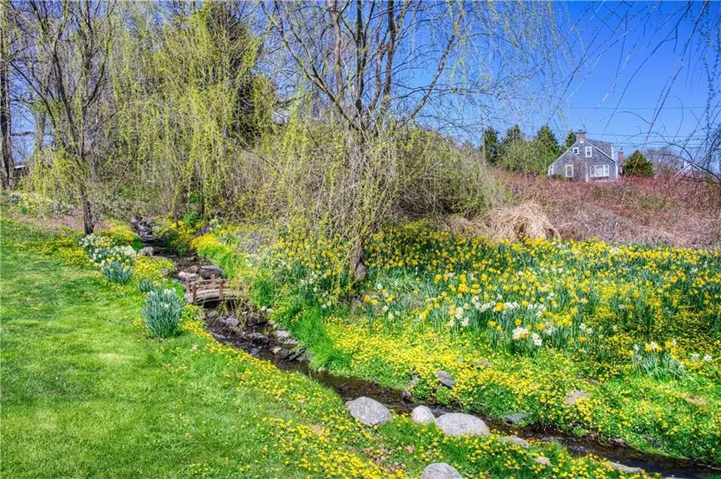 75 Macomber Lane Portsmouth RI 02871