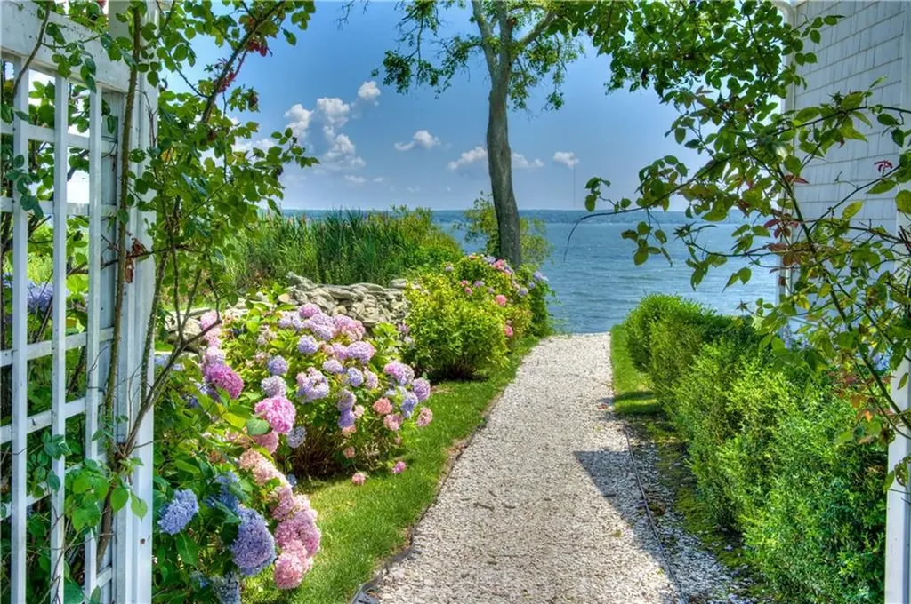 75 Macomber Lane Portsmouth RI 02871
