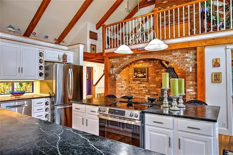 75 Macomber Lane Portsmouth RI 02871