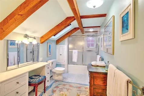 75 Macomber Lane Portsmouth RI 02871