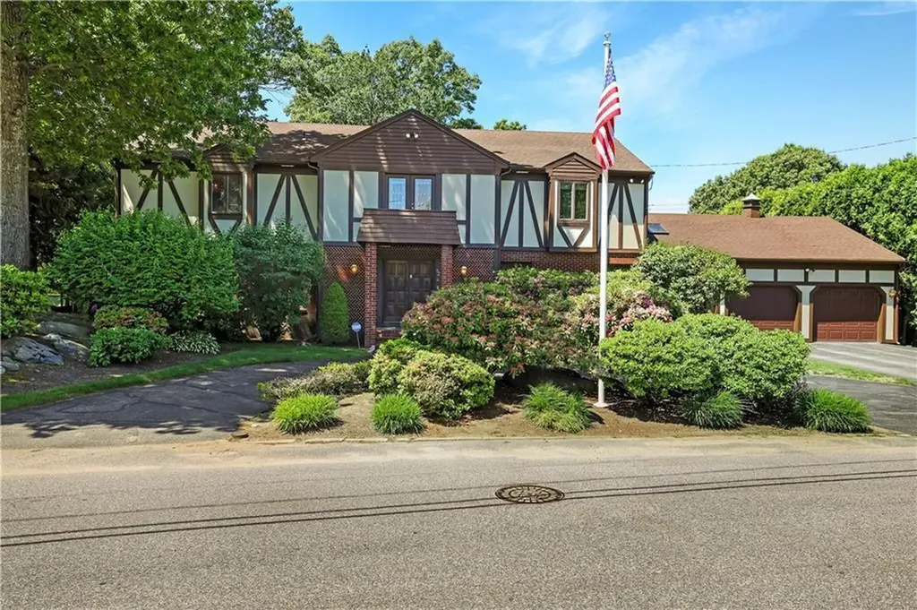 82 Mountain Laurel Drive Cranston RI 02920