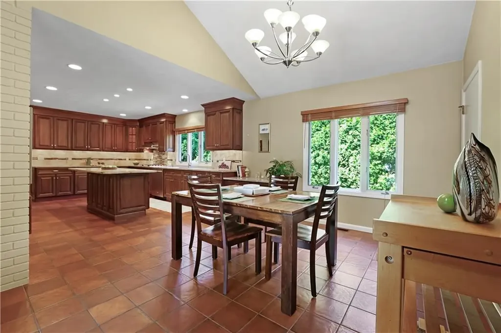 82 Mountain Laurel Drive Cranston RI 02920