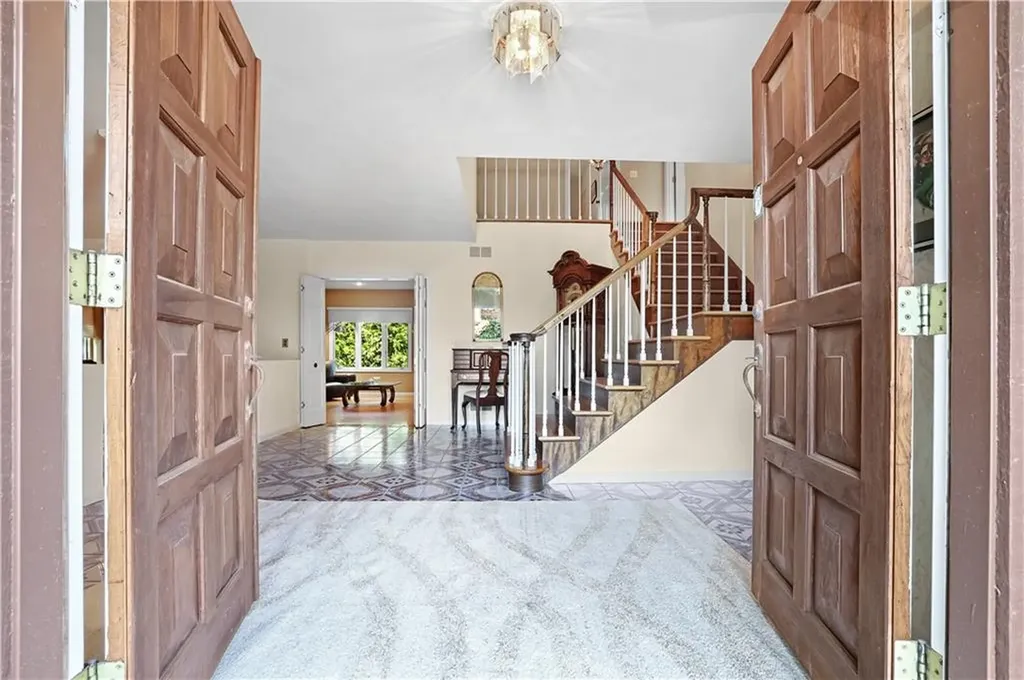 82 Mountain Laurel Drive Cranston RI 02920