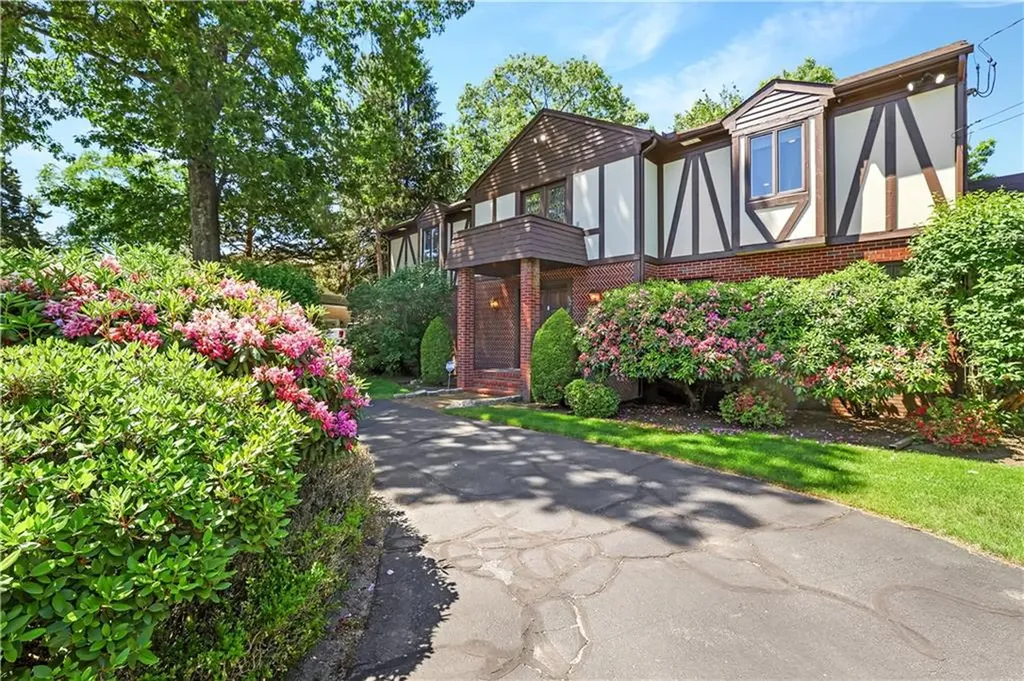 82 Mountain Laurel Drive Cranston RI 02920