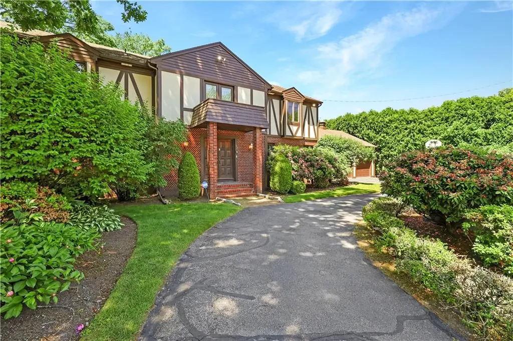 82 Mountain Laurel Drive Cranston RI 02920