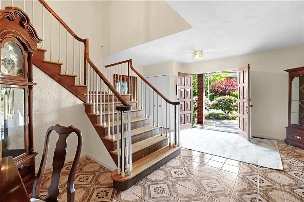 82 Mountain Laurel Drive Cranston RI 02920