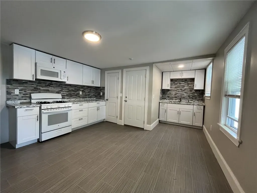 217 State Street Bristol RI 02809