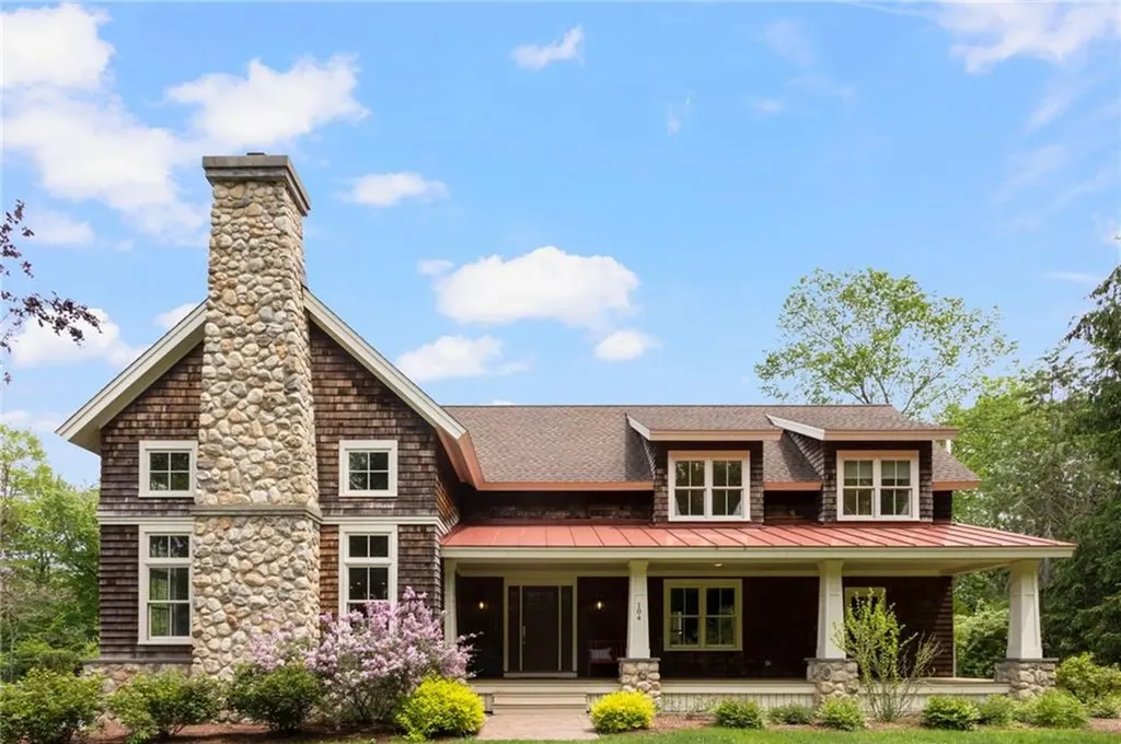 104 Ferry Road Bristol RI 02809