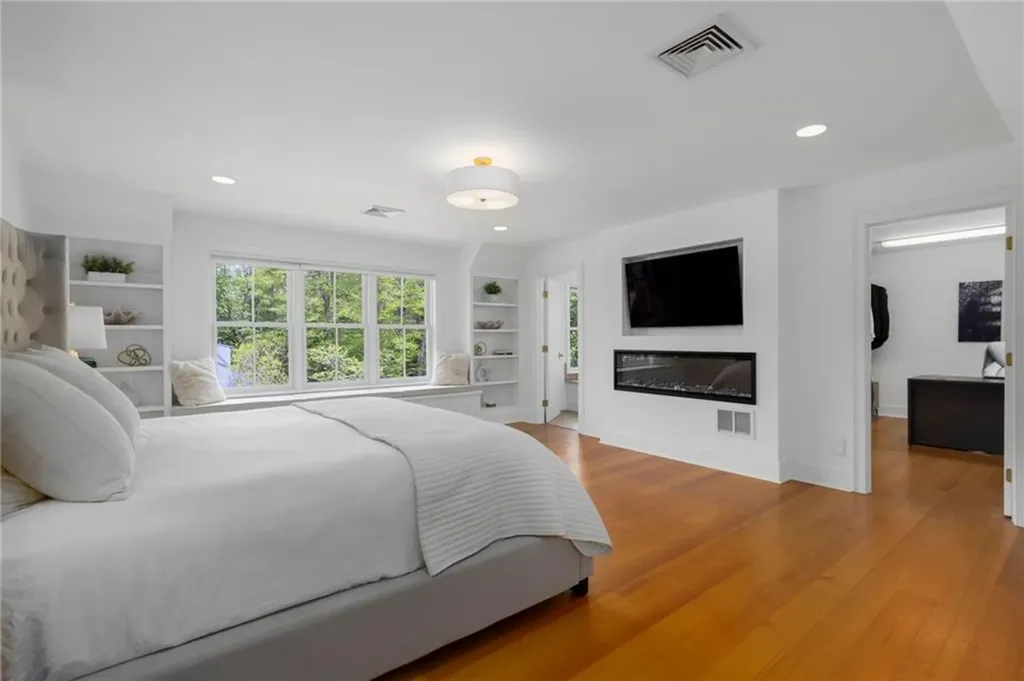 104 Ferry Road Bristol RI 02809