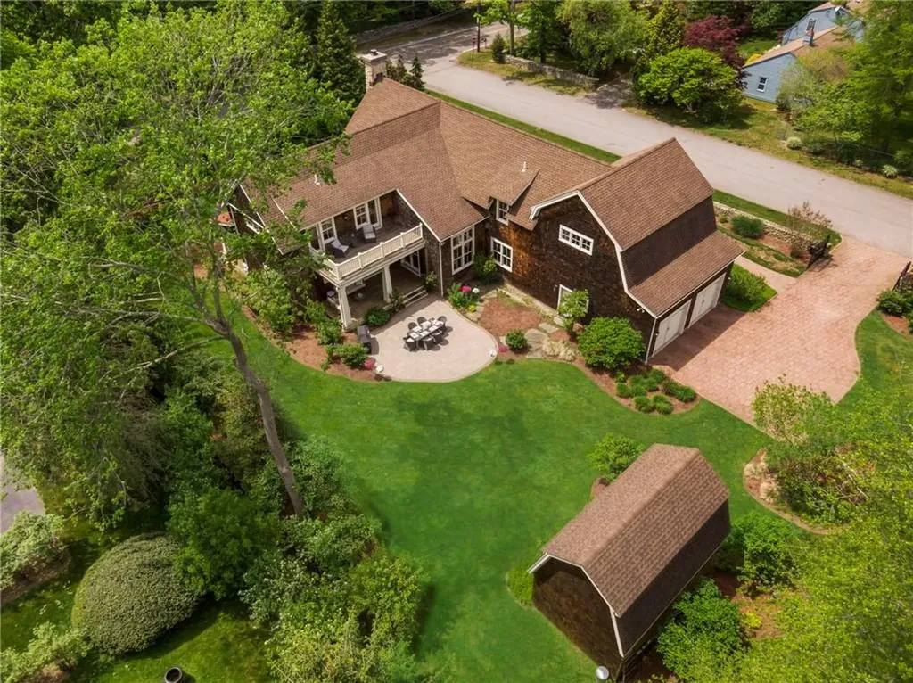 104 Ferry Road Bristol RI 02809