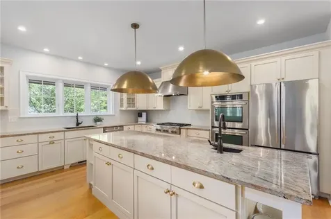 104 Ferry Road Bristol RI 02809