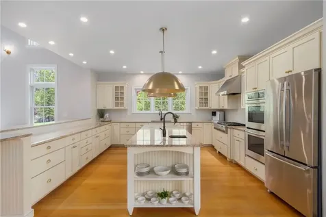 104 Ferry Road Bristol RI 02809