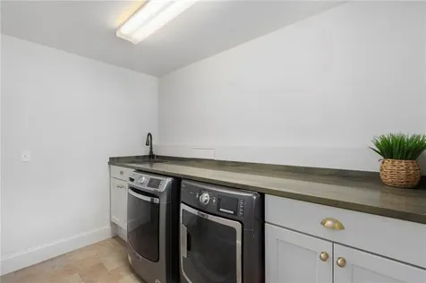 104 Ferry Road Bristol RI 02809