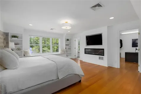 104 Ferry Road Bristol RI 02809