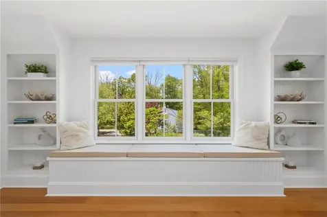 104 Ferry Road Bristol RI 02809