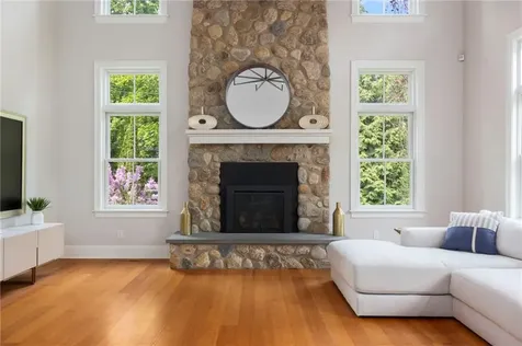 104 Ferry Road Bristol RI 02809
