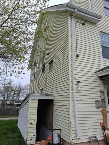 51 State Avenue Tiverton RI 02878