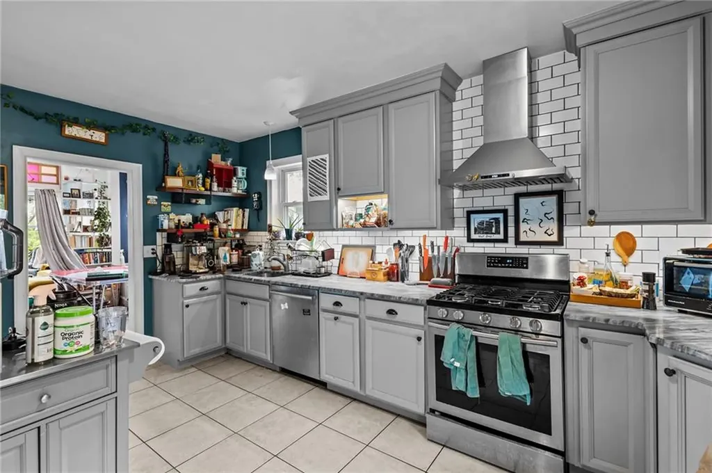162 Armington Street Cranston RI 02905