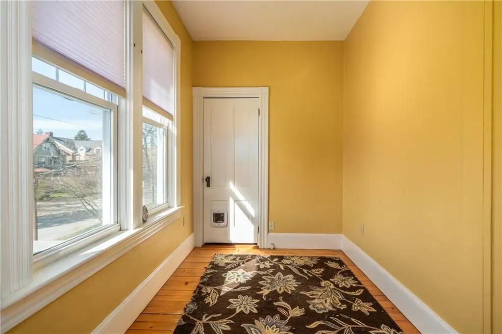 169 Arnold Avenue Cranston RI 02905
