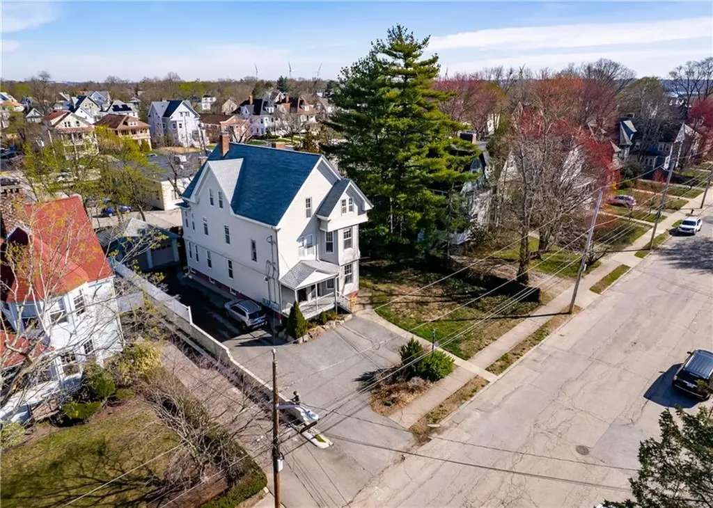 169 Arnold Avenue Cranston RI 02905