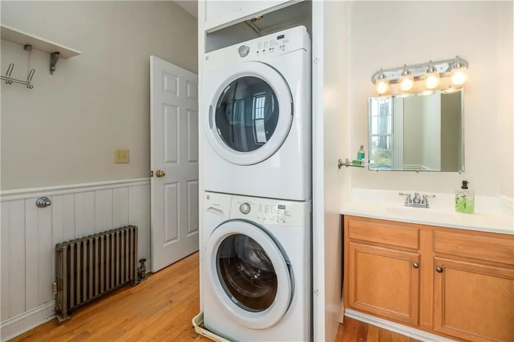 169 Arnold Avenue Cranston RI 02905