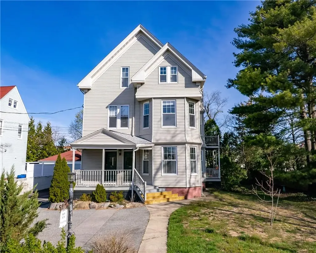 169 Arnold Avenue Cranston RI 02905