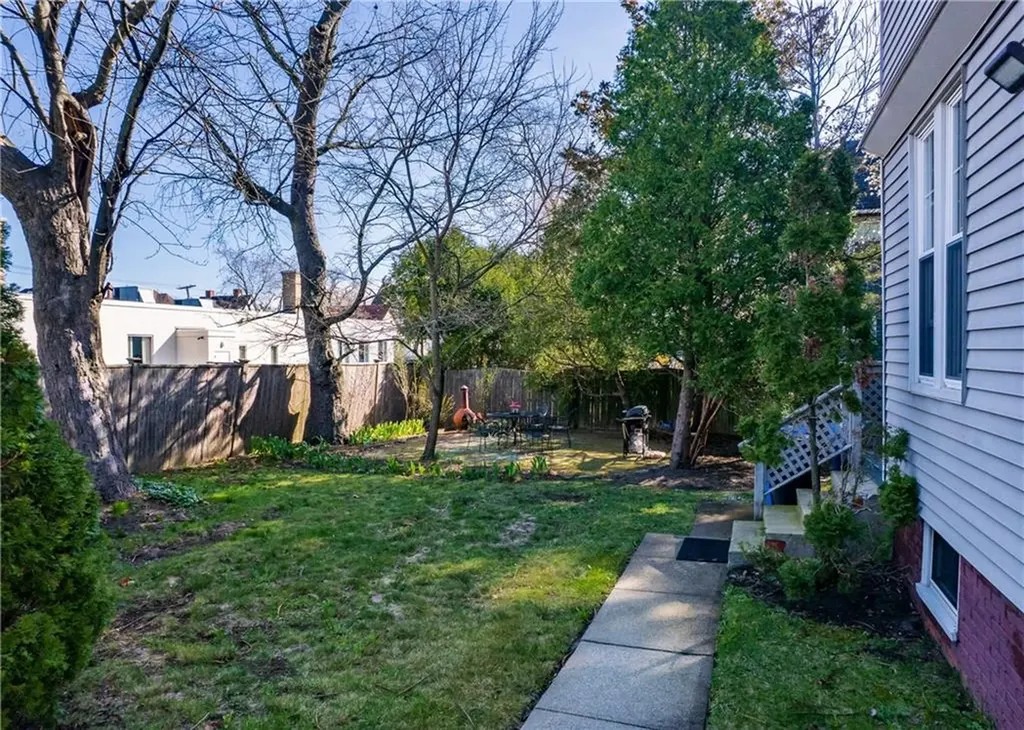 169 Arnold Avenue Cranston RI 02905