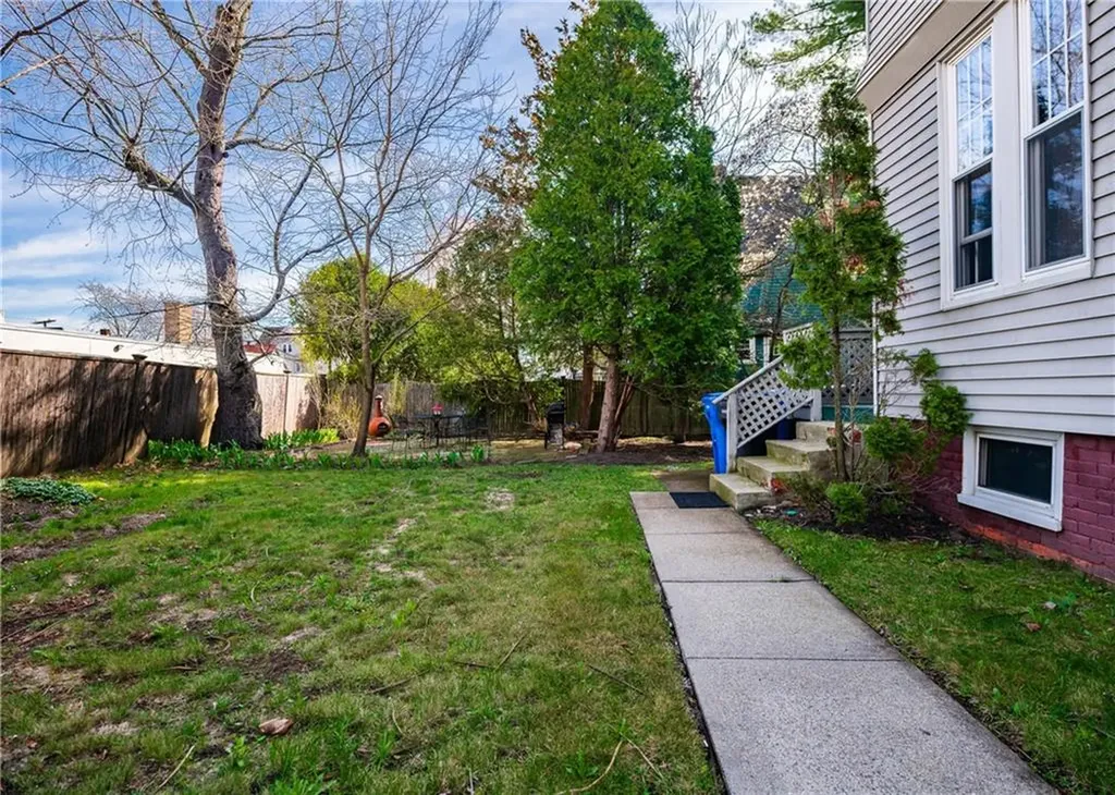 169 Arnold Avenue Cranston RI 02905