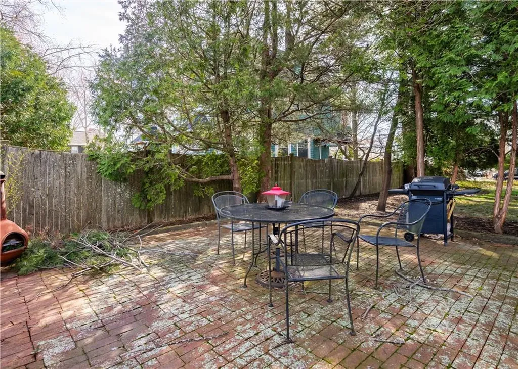 169 Arnold Avenue Cranston RI 02905
