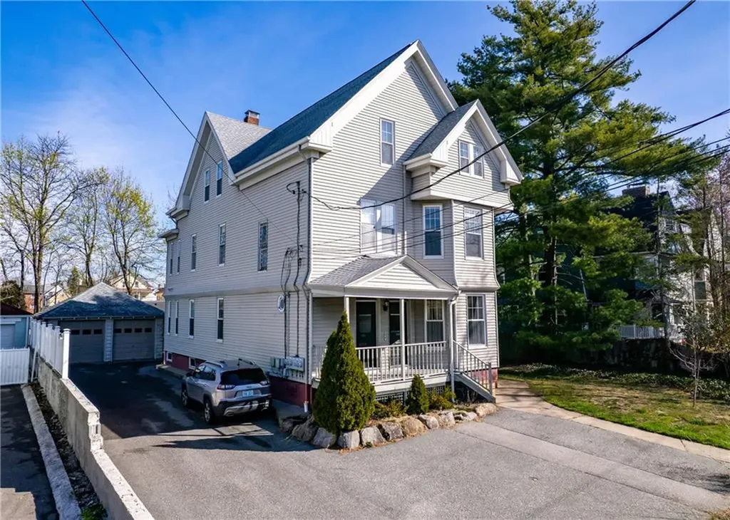 169 Arnold Avenue Cranston RI 02905