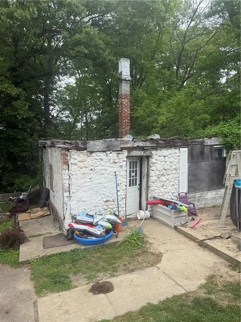 264 Aylsworth Avenue Woonsocket RI 02895