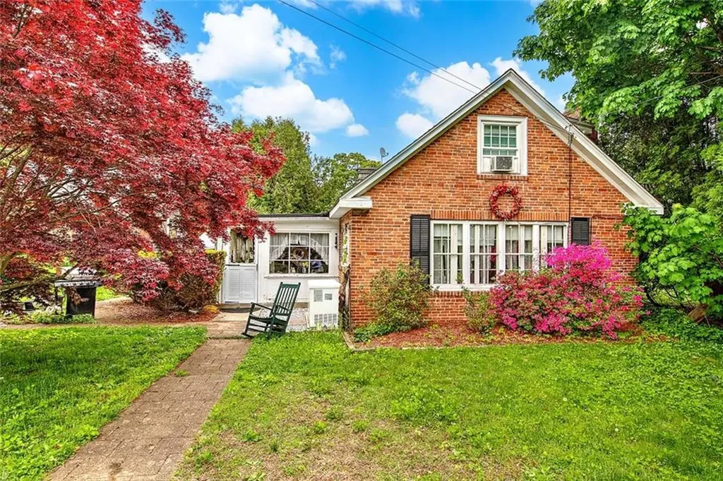 3 Waumsett Avenue Cumberland RI 02864