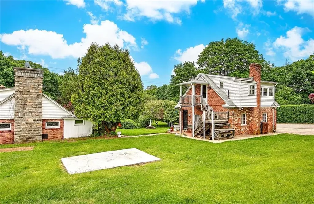 3 Waumsett Avenue Cumberland RI 02864