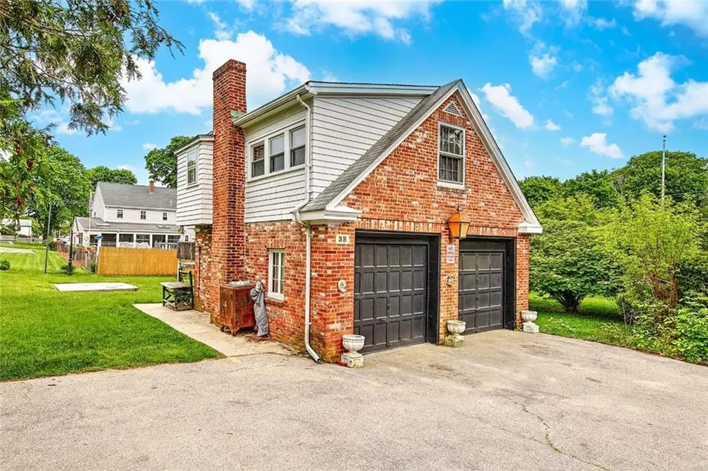 3 Waumsett Avenue Cumberland RI 02864