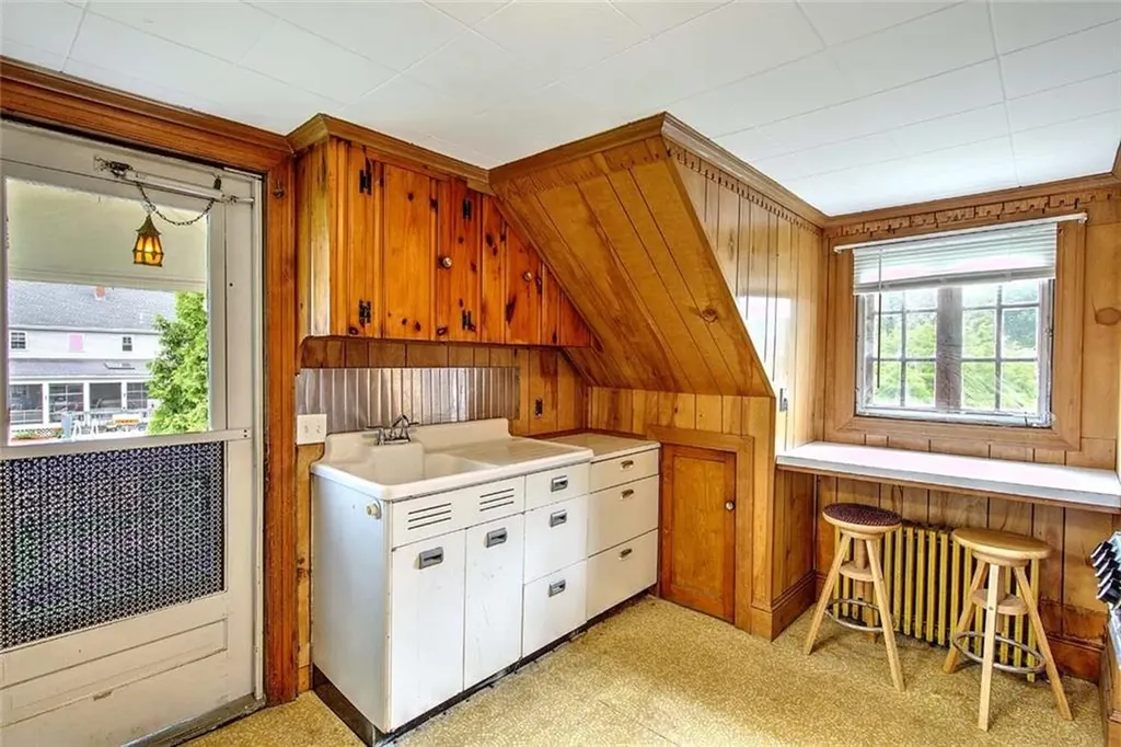 3 Waumsett Avenue Cumberland RI 02864