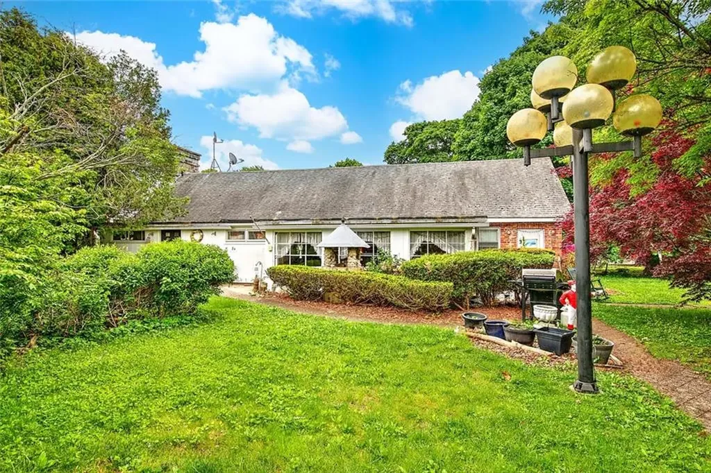 3 Waumsett Avenue Cumberland RI 02864