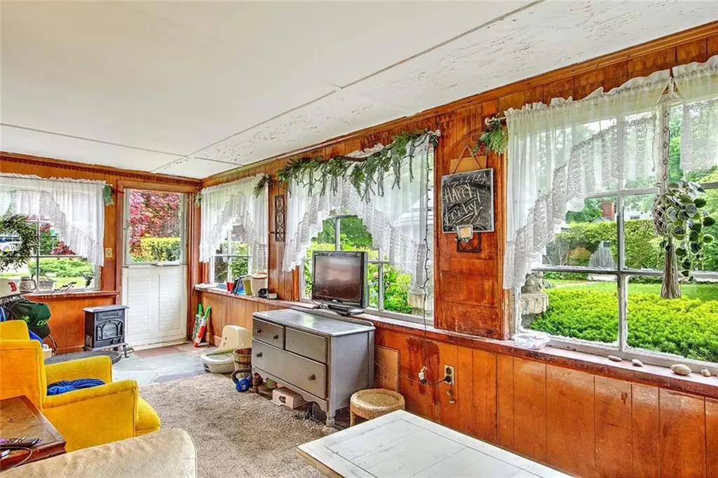 3 Waumsett Avenue Cumberland RI 02864