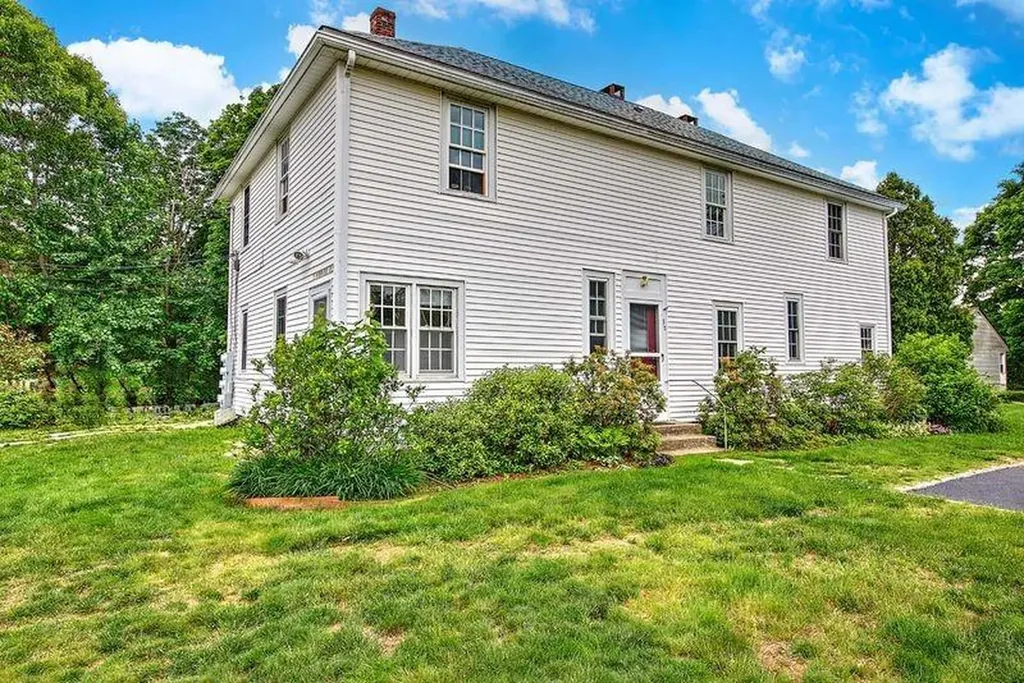 32 Paddy Hill Road South Kingstown RI 02879