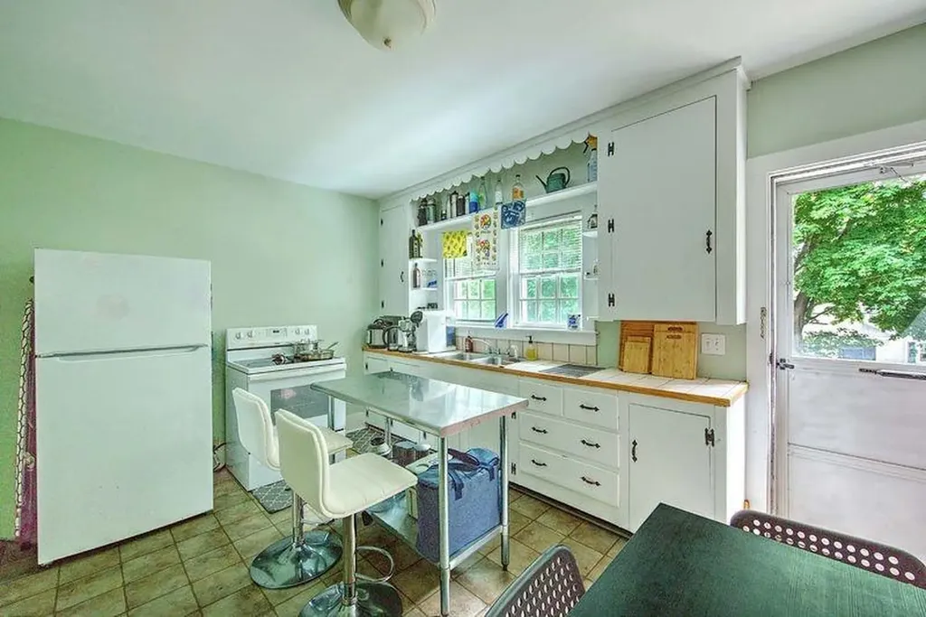 32 Paddy Hill Road South Kingstown RI 02879
