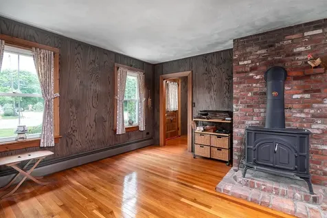 385 381 Ten Rod Road North Kingstown RI 02852