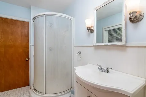 385 381 Ten Rod Road North Kingstown RI 02852