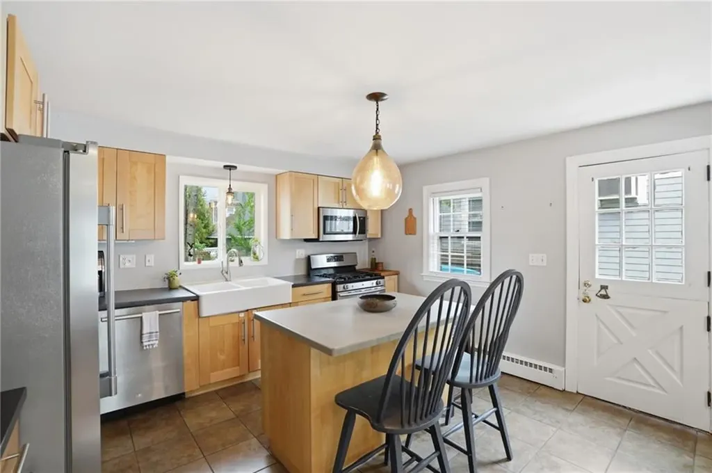 40 Haile Street Warren RI 02885