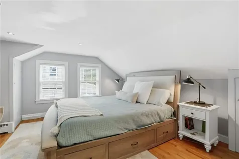40 Haile Street Warren RI 02885