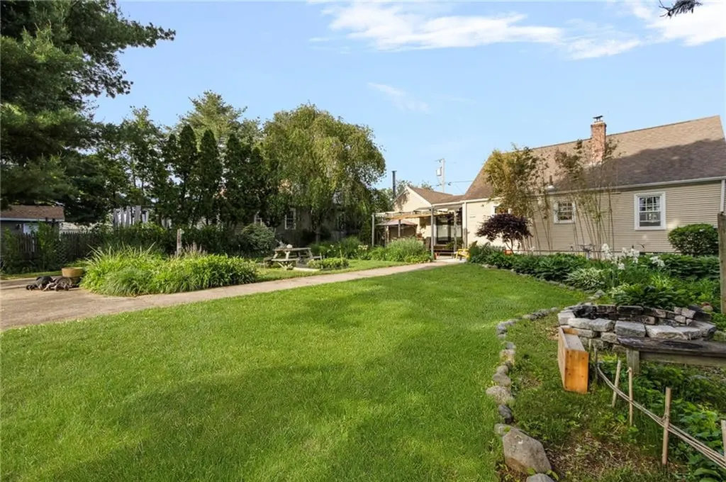 45 Woodhaven Road Pawtucket RI 02861