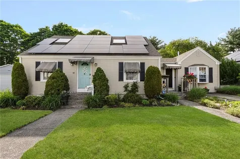 45 Woodhaven Road Pawtucket RI 02861